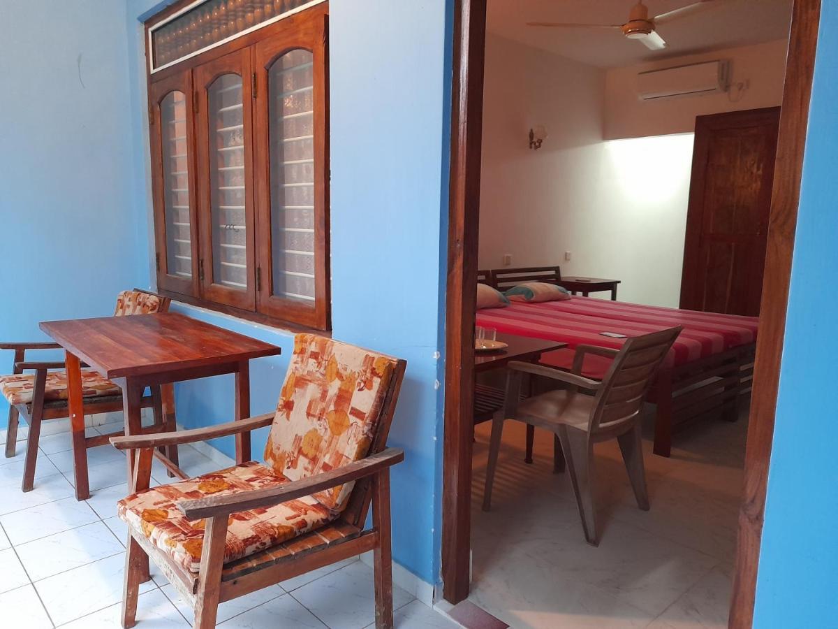 Hotel Santis Хикадува Екстериор снимка