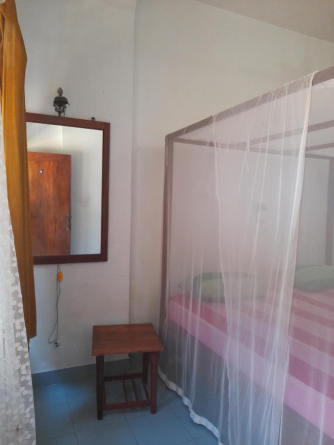 Hotel Santis Хикадува Екстериор снимка