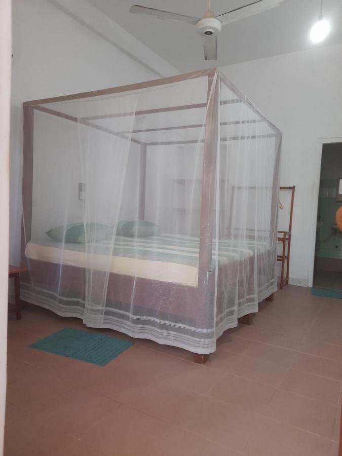 Hotel Santis Хикадува Екстериор снимка