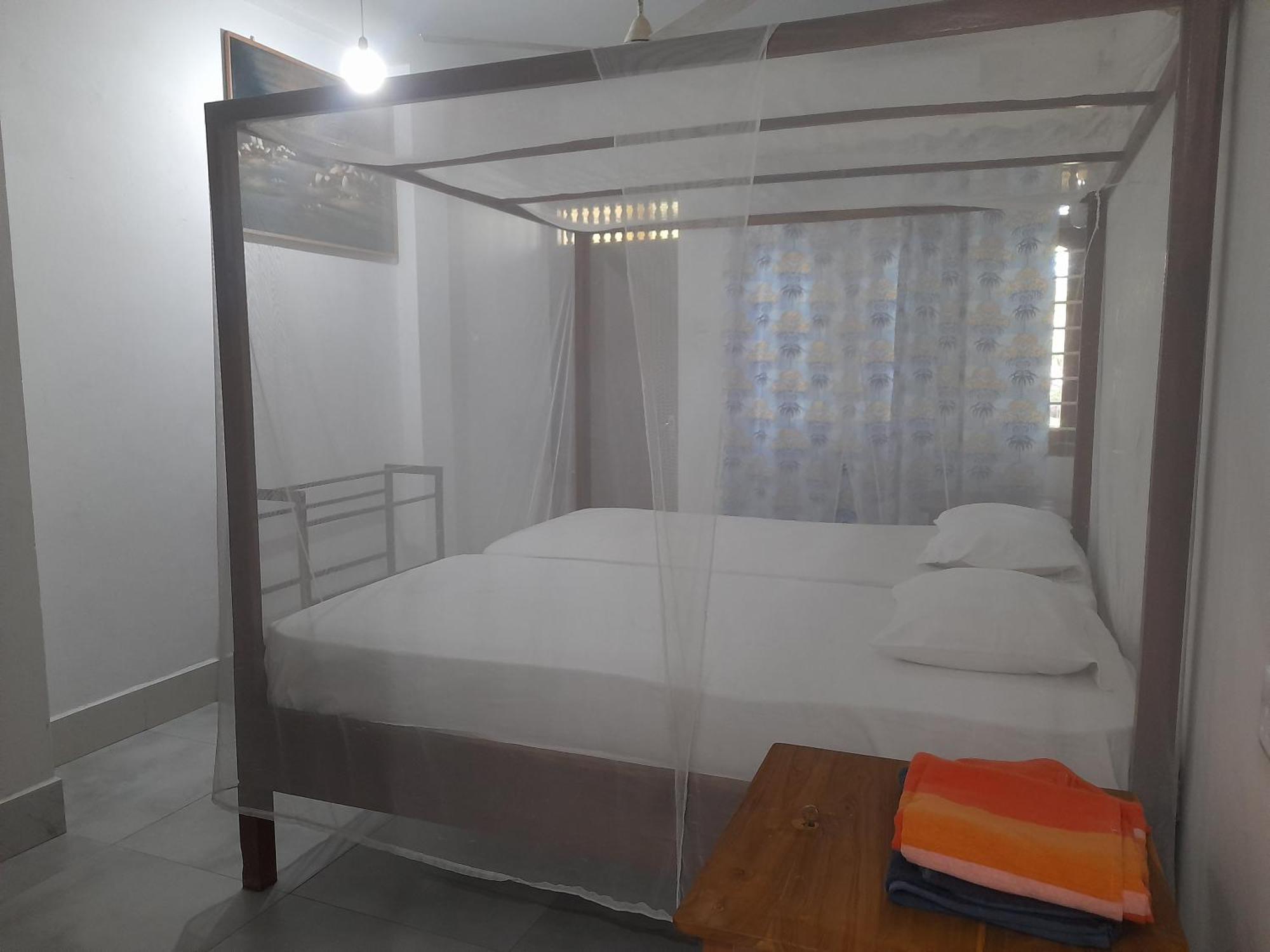 Hotel Santis Хикадува Екстериор снимка